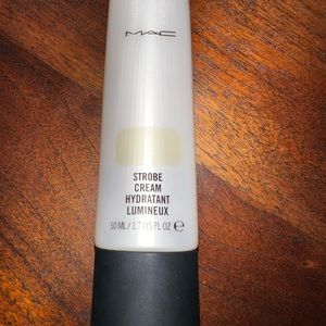 Mac strobe cream